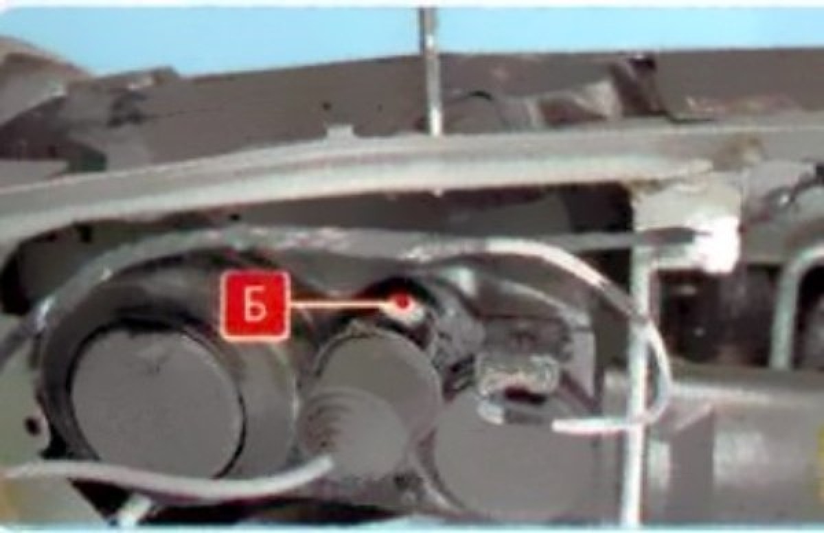 Регулировочные винты фары рено логан 1. Регулировочные винты фар логан 2. 0 4х4 2014 схема. Регулировать фары логан. Регулировочные винты на фаре рено логан 2.