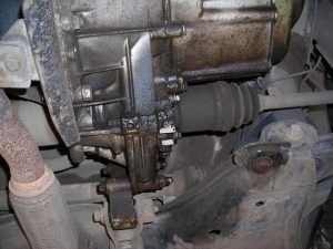 Утечки масла между двигателем и коробкой передач