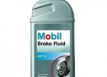 Возможность безотказной остановки автомобиля Рено Логан напрямую зависит от состояния тормозной жидкости. В процессе эксплуатации требуется замена.