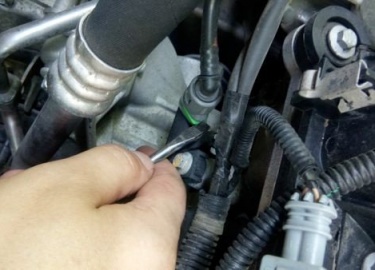 Для Рено Дастер регламент ТО учитывает российские условия эксплуатации. Но при наличии ряда факторов необходимо изменить периодичность посещения се...