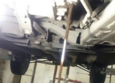 Подробная статья о том, как самостоятельно проверить уровень масла в автоматической коробке передач (АКПП) на Рено Ластер, где находится щуп масла