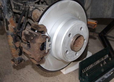 Признаки неисправности заднего ступичного подшипника Рено Дастер, способы диагностики и каталожные номера деталей, а так же пошаговая инструкция и ...