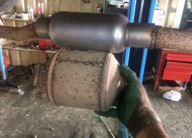 Бездумно удалять катализатор на Рено Логан не нужно, опасности для двигателя он не представляет. При поломке лучше заменить на оригинальный или уни...