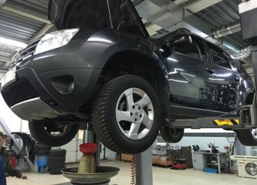 Чтобы полный привод Рено Дастер работал долго и без проблем, раз в 50-60 тыс. км меняйте смазку в раздаточной коробке и редукторе Duster.