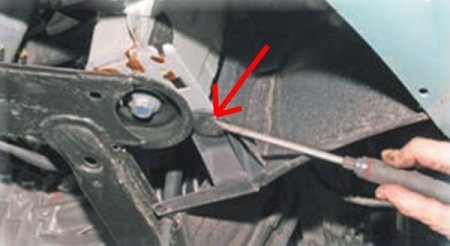 Снимите передние крылья Logan
