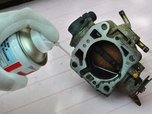 машина трясется из-за двери