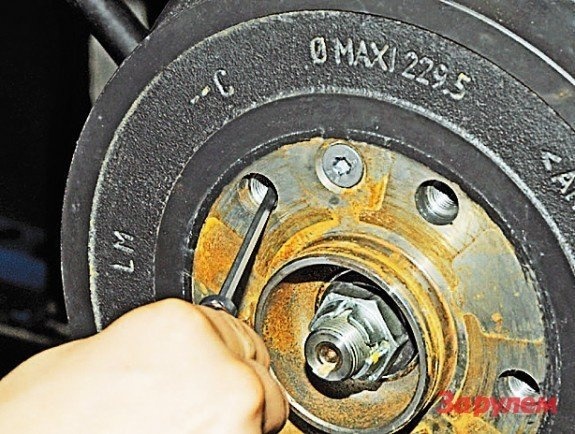 Замена переднего привода Рено Дастер