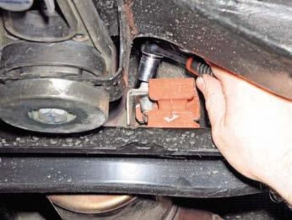 Сцепление Рено Дастер, замена на 2.0 4х4, артикулы для Duster 1.6, прокачка