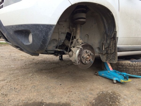 Поменять сайлентблоки передних рычагов Рено Дастер